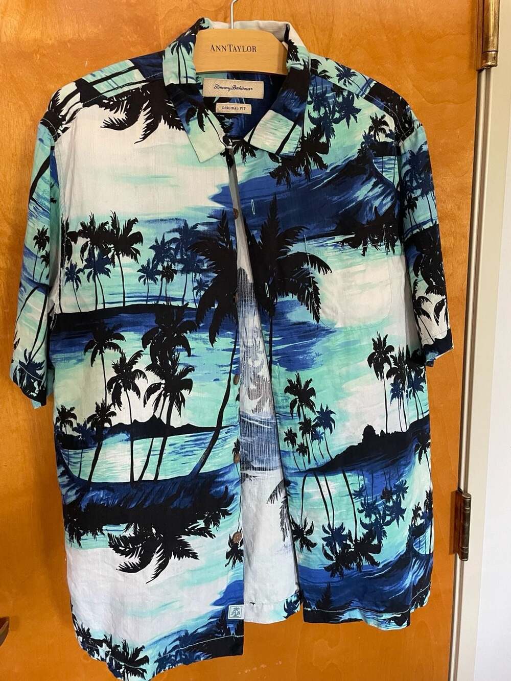 Tommy Bahama Original Fit 100% Silk Tropical Palm Print Shirt Size M